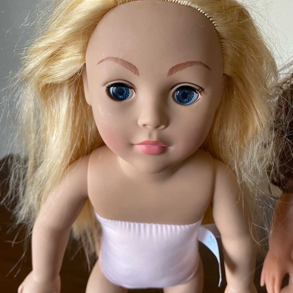 Dolls - Picture 6 of 15